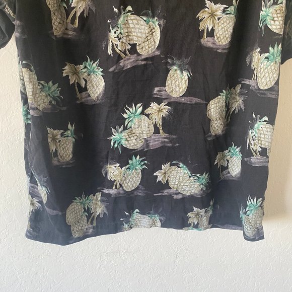 Tommy Bahama Mens Shirt Island Modern Fit Size L Hawaiian Pineapple 100% Silk - Picture 9 of 11